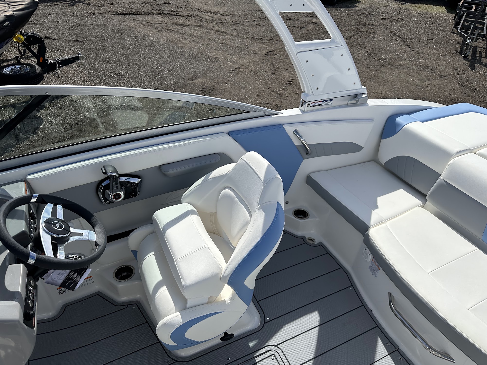 2024 Chaparral 21 SURF 250HP Mercruiser forward drive. - Photo 18